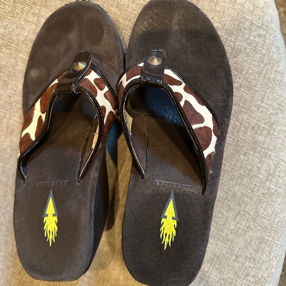 Volatile Y2K platform flip flops womens size 6.  Animal print giraffe